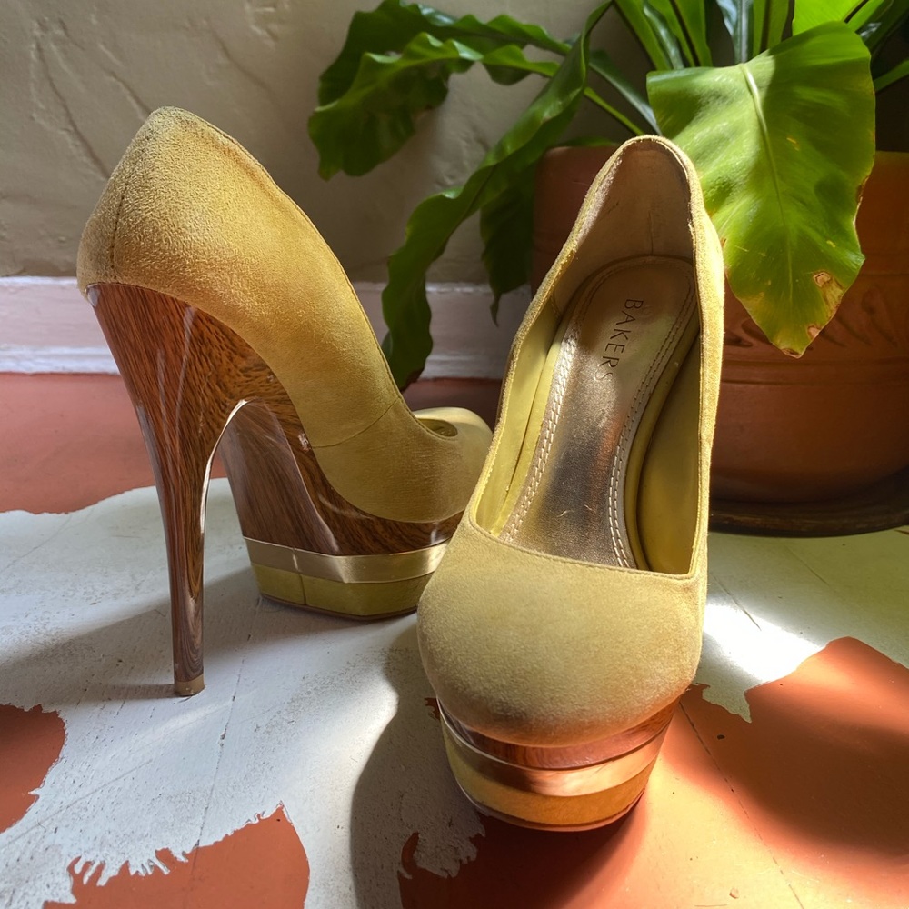 DONATED! 💛 Stilettos Lime Green Suede | Woodgrain - Picture 4 of 13